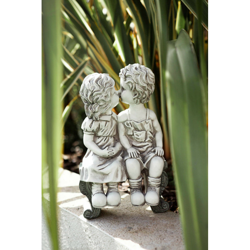 Winne People Plastic Garden Statue