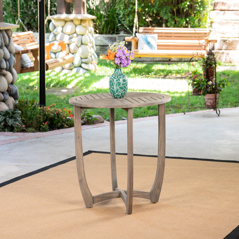 Table 27,5 po en bois gris avec une touche rustique - stable