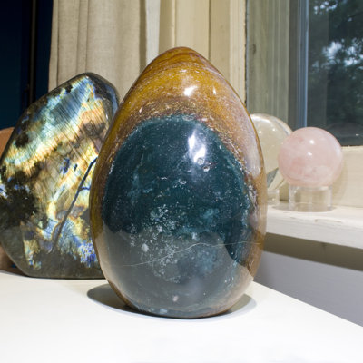 Figurines & Sculptures