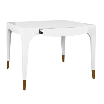 Table de jeu à deux tiroirs, pieds carrés fuselés et embouts de pieds en laiton antique