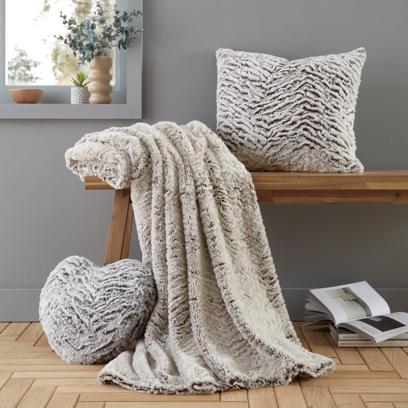 Wolf Faux Fur Cushion Cover