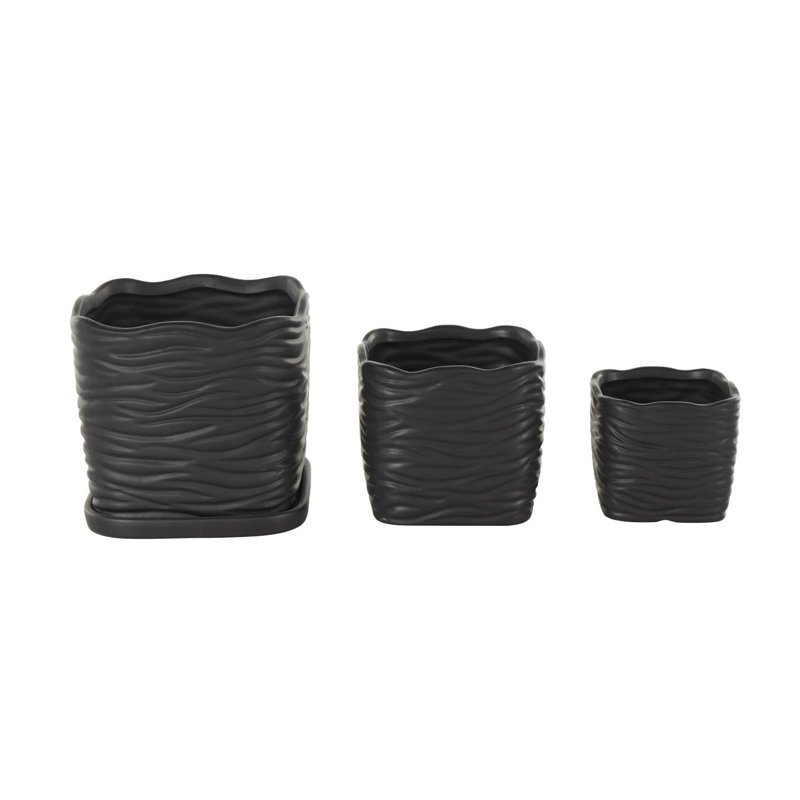 Ensemble de pots à fleurs ondulés en céramique 3 pièces Cole and Grey, H 7 po x l 7,35 po x P 7,5 po, Noir