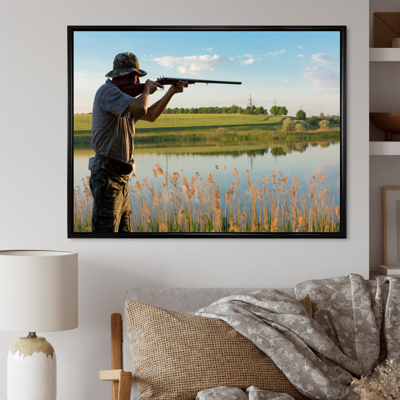 «Hunters Pursuit II», reproduction sur toile, Cadre flottant noir, H 30 po x l 40 po