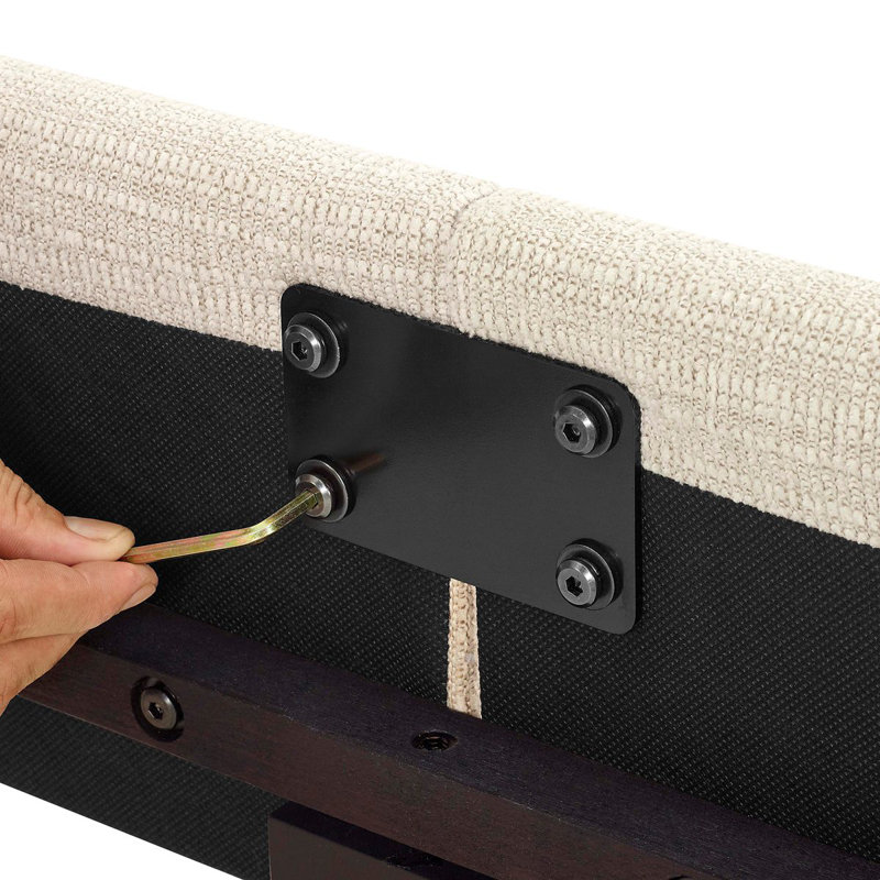 Lit plateforme tapissier touffeté