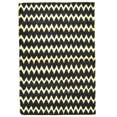 High-Quality Hand-Knotted Black And White Area Rug