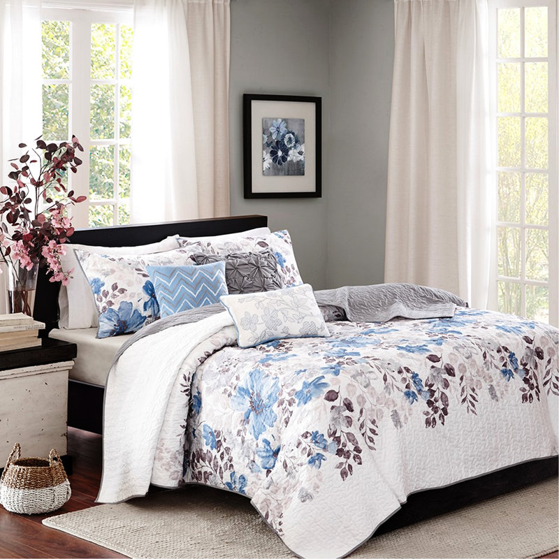 6 Piece Quilt , Blue Full/queen, Watercolor Floral Pattern, Microfiber Fabric, Soft Brushed Reverse, Decorative Pillows Full/queen With Throw Pillows, Transitional Floral, Vermicelli Quilting, Joyful