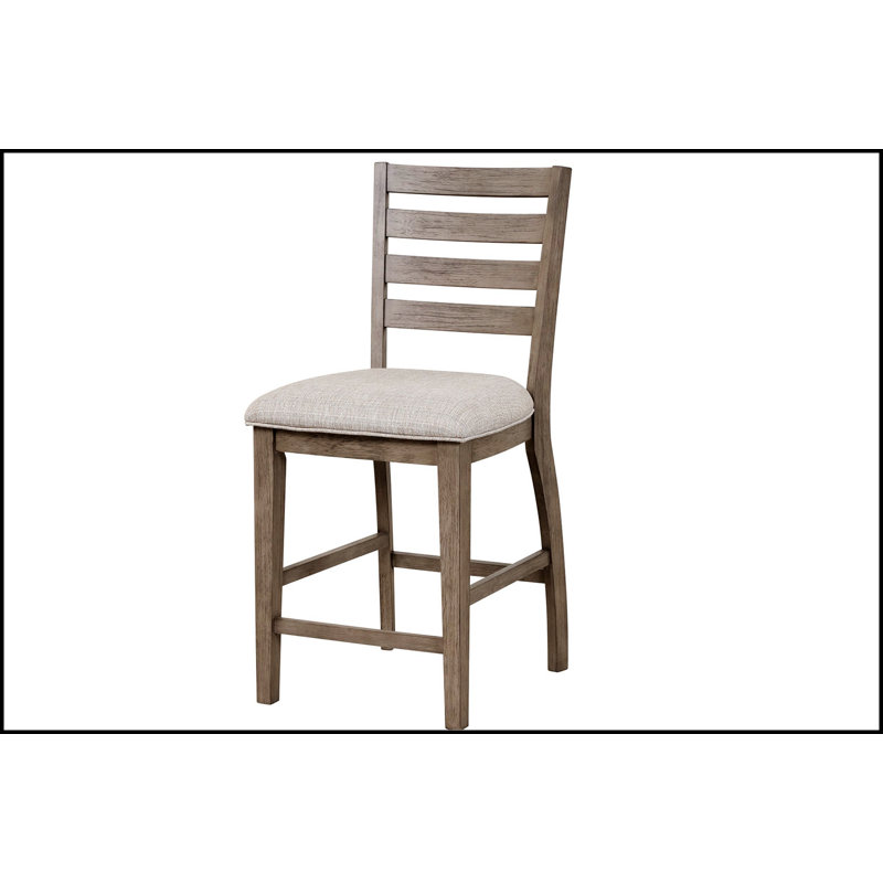 Tabouret de comptoir avec dossier à échelle pour une assise confortable et une configuration de cuisine peu encombrante