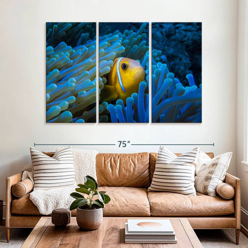 Brampt Lurking Clownfish, 42" H x 65" W
