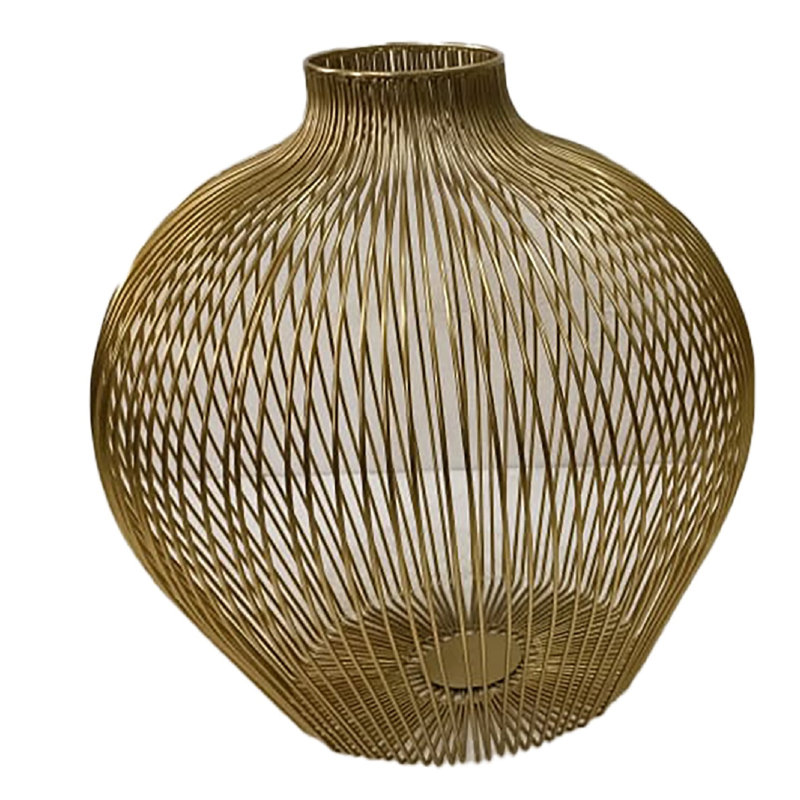 Lg. Vase en fil d'or, H 17 po x l 8 po x P 8 po