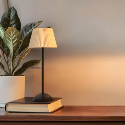 Lampe solaire à abat-jour ivoire 15 "H