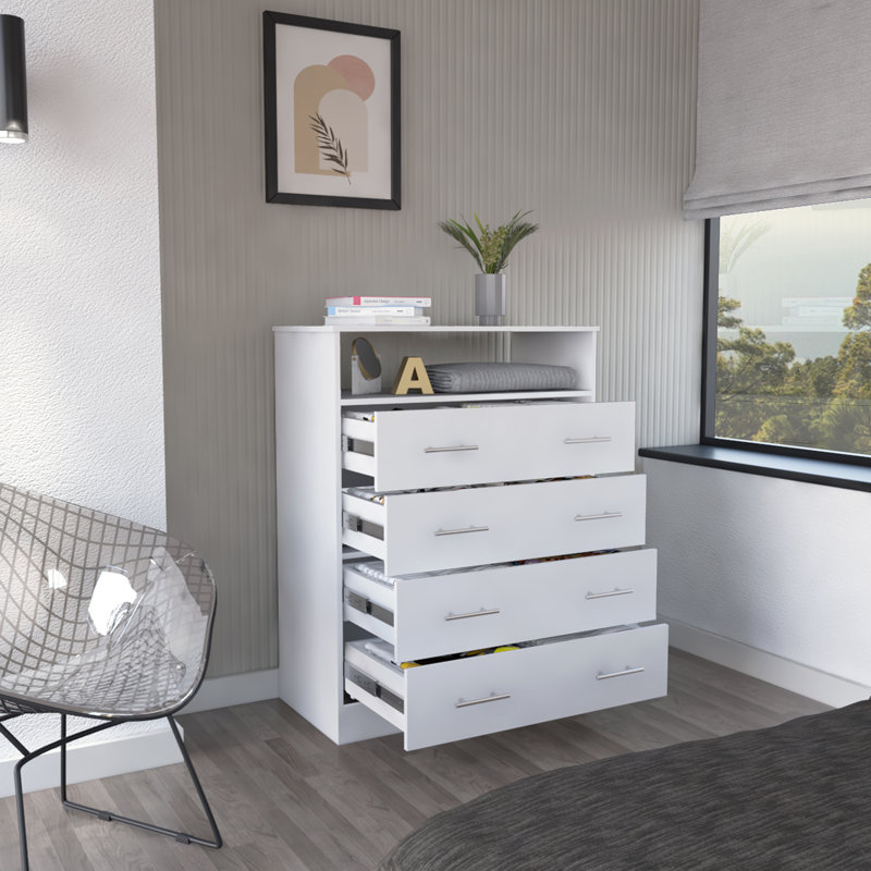 Amy-Lei 33'' W 4 - Drawer Dresser, White
