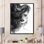 Portrait monochrome d'une femme aux cheveux ondulés - œuvre d'art sur toile Glam