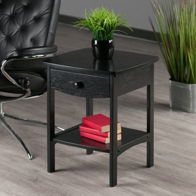 Table de chevet 1 tiroir avec finition noire H 21,6 po x l 17,7 po x P 17,7 po Yvette
