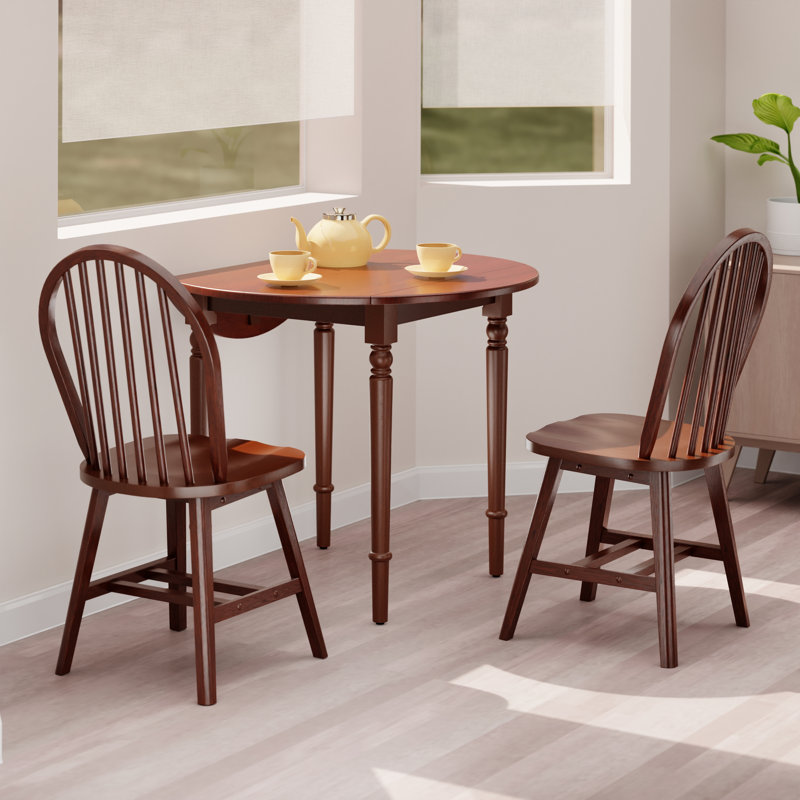 Table de salle à manger Donaven à abattants avec chaises Windsor, noyer, 3 pièces: table, 2 chaises
