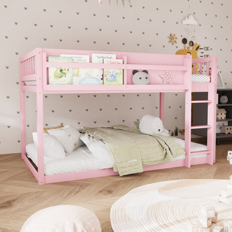 Lit superposé simple au-dessus d'un lit simple pour enfant avec garde-corps et échelle, Rose
