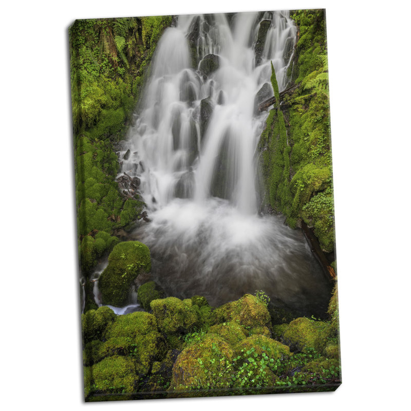 « cascade ii », reproduction de photo, H 24 po x l 16 po x P 0,75 po, Toile tendue
