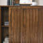 Buffet Mid-Century avec bois massif. 2 rangements décoratifs pour la cuisine. , Portes élégantes de couleur noyer, Bandes de bois, Salon, Cuisine, Salle à manger, Hall d'entrée, Couloir, Couleur