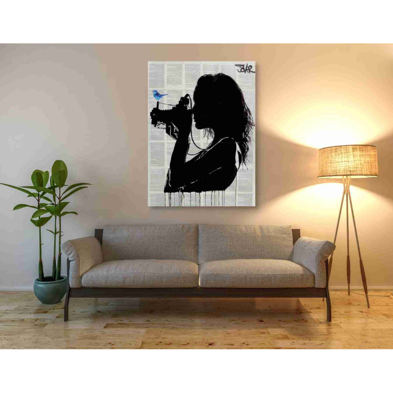 «The Vintage Shooter» par Loui Jover, art mural sur toile, H 54 po x l 40 po x P 1,5 po