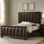 Cadre de très grand lit oriental, panneaux à facettes verticales sur la tête de lit et meubles de chambre à coucher de style transitionnel en bois d'ingénierie