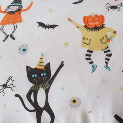 Kiana No Pattern Duvet Cover Set with Pillowcases Included