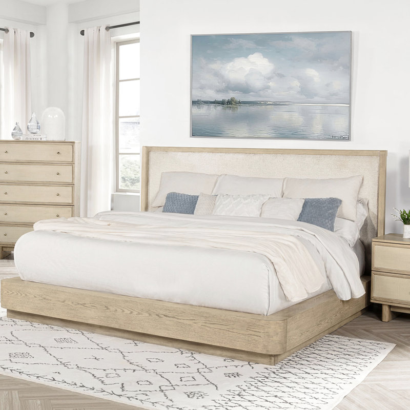 Très grand lit oriental avec finition en chêne beige, style bord de mer, conception à oreilles, tête de lit tapissier en tissu, fait de peuplier et d'aspect moderne, fabrication en bois plateforme