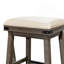 Élégant tabouret de comptoir en cuir avec une fabrication robuste et des sièges confortables