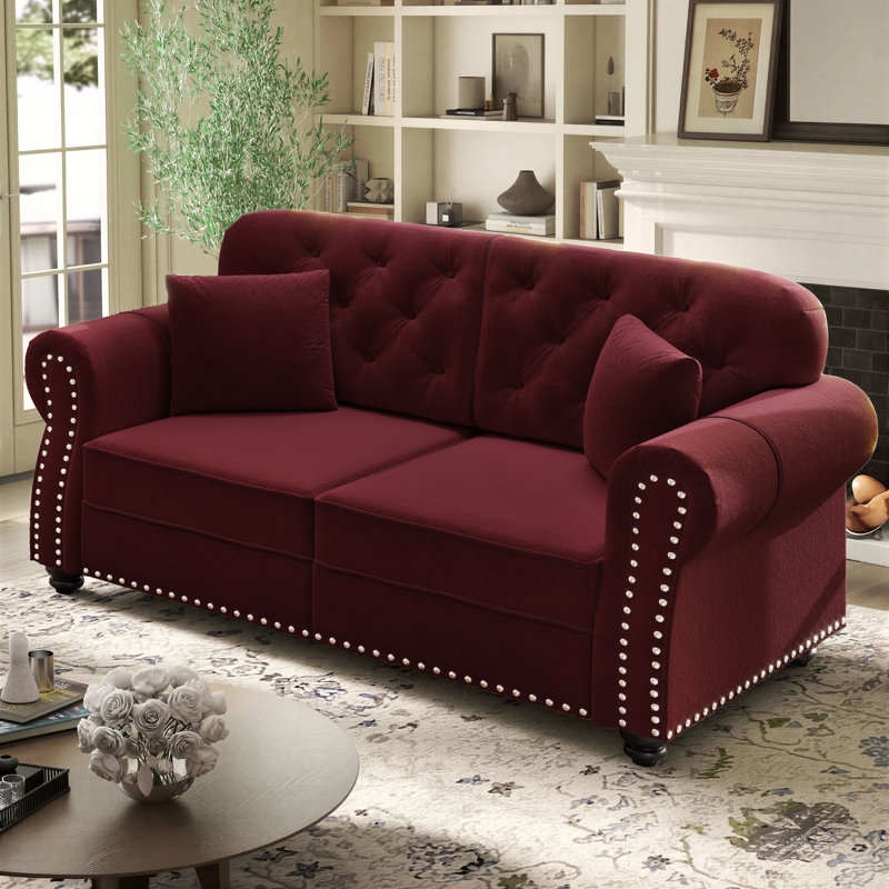 Causeuse Chesterfield de 63 po Annalease, canapé de style campagne moderne, revêtement en velours avec accoudoirs roulés