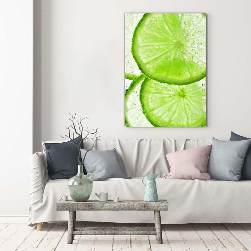 Limonka Under Water - Wrapped Canvas Print