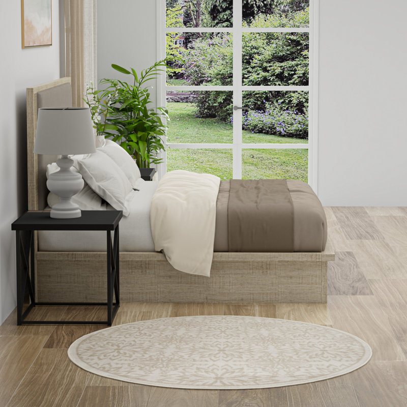 Gratian Floral Area Rug, Round 5'3"