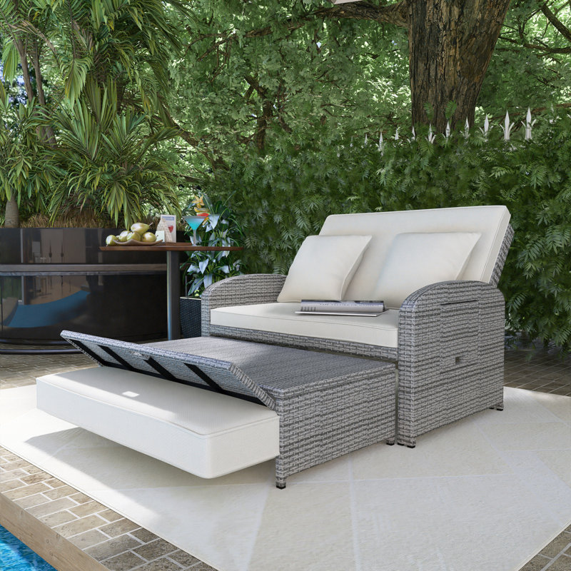 43.7" Wicker Reclining Outdoor Patio Daybed, White