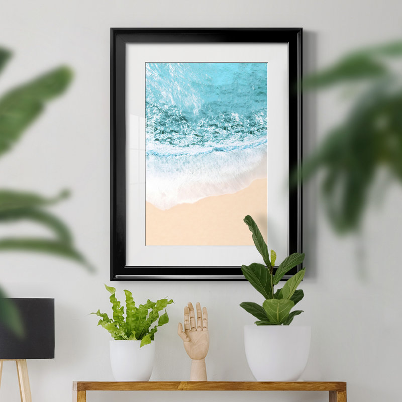 «A Shot Above I» par Natalie Carpentieri - reproduction d'art sur papier encadrée, H 18,5 po x l 24,5 po x P 1,5 po