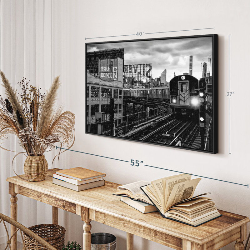 «Manhattan At Nightfall BW Wall Art», H 27 po x l 40 po
