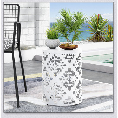 Table de bout d'extérieur en métal durable au design floral élégant, parfaite pour les terrasses et balcons modernes