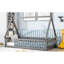 Lit simple gris avec garde-corps - offrant un espace de chambre confortable