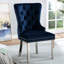 De 2 chaises à oreilles bleues avec dossier et pieds garnis de chaises bleues