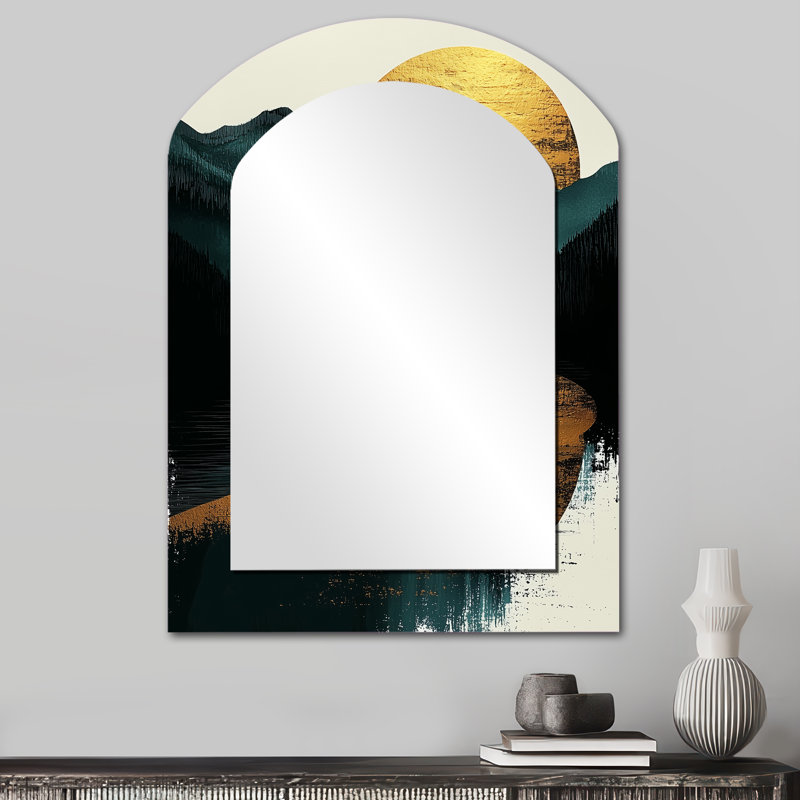 Lever de soleil sur la forêt et les pics Solitude Horizon I - Miroir décoratif en métal sur arche, 34 po x 25 po