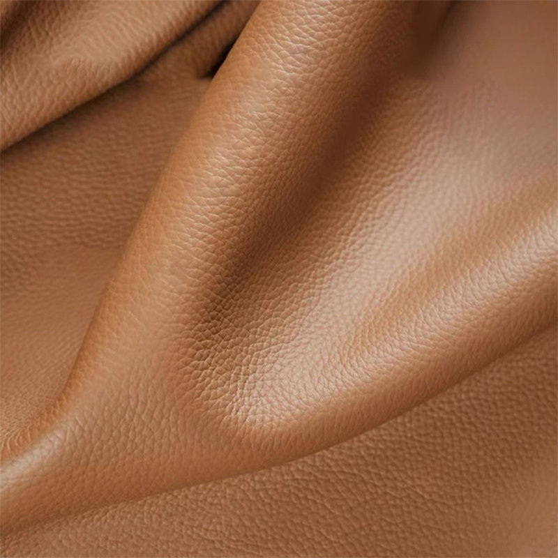 Causeuse-coussin standard en cuir véritable brun, H 31,50 po x l 74,02 po x P 36,61 po