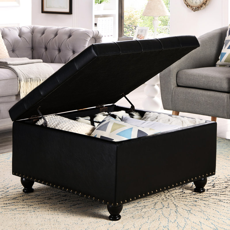 Grand avec rangement et moelleux mi-moelleux pour la détente et le confort intérieur spacieux