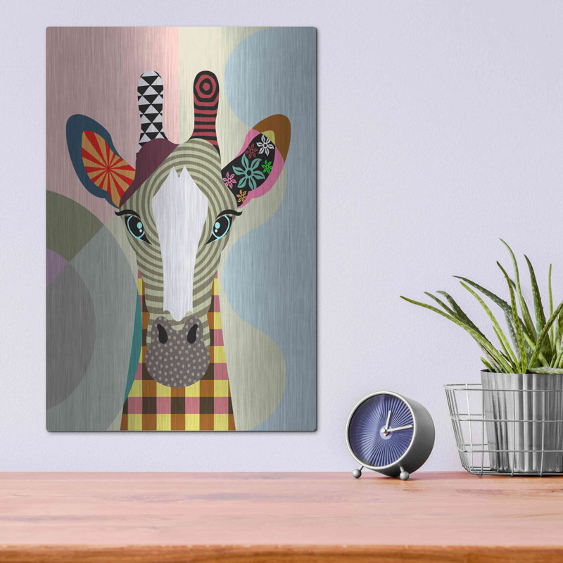 «Stand Tall Giraffe» par Lanre Adefioyue, H 16 po x l 12 po