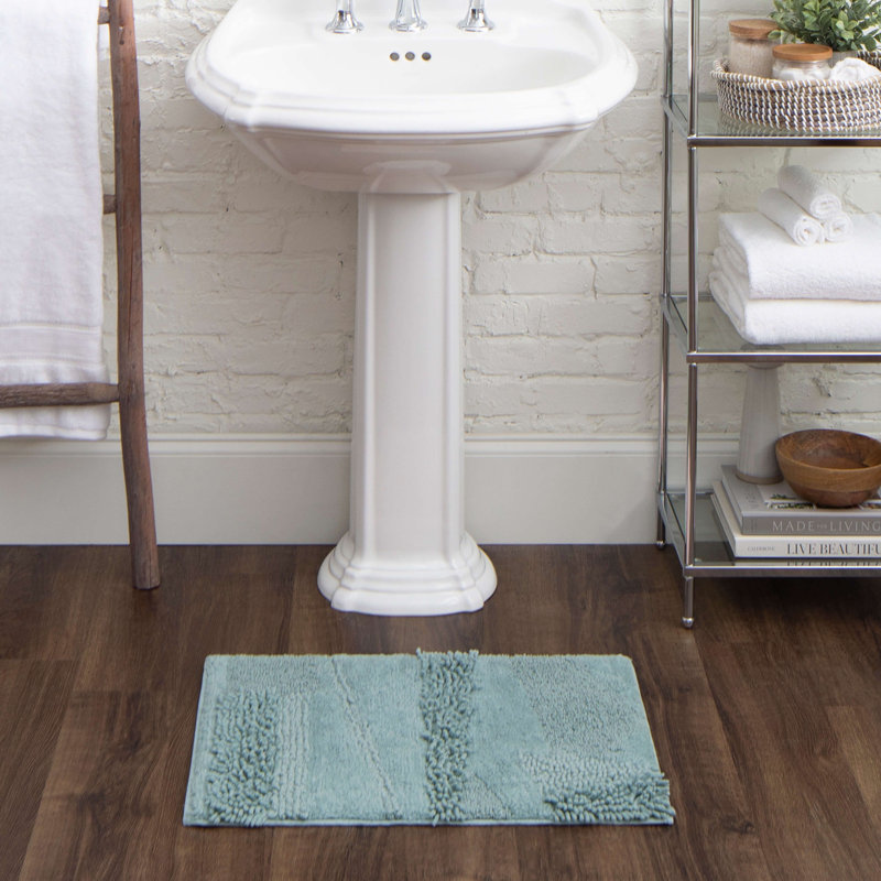 Laverne High/Low Stain/Fade Resistant Non-Slip Machine Washable Bath Mat, 17" W x 24" L, Glacier