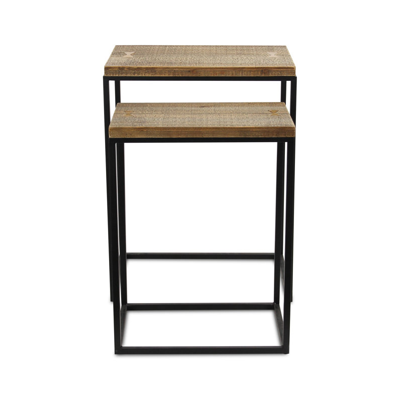 Tables gigognes en bois massif