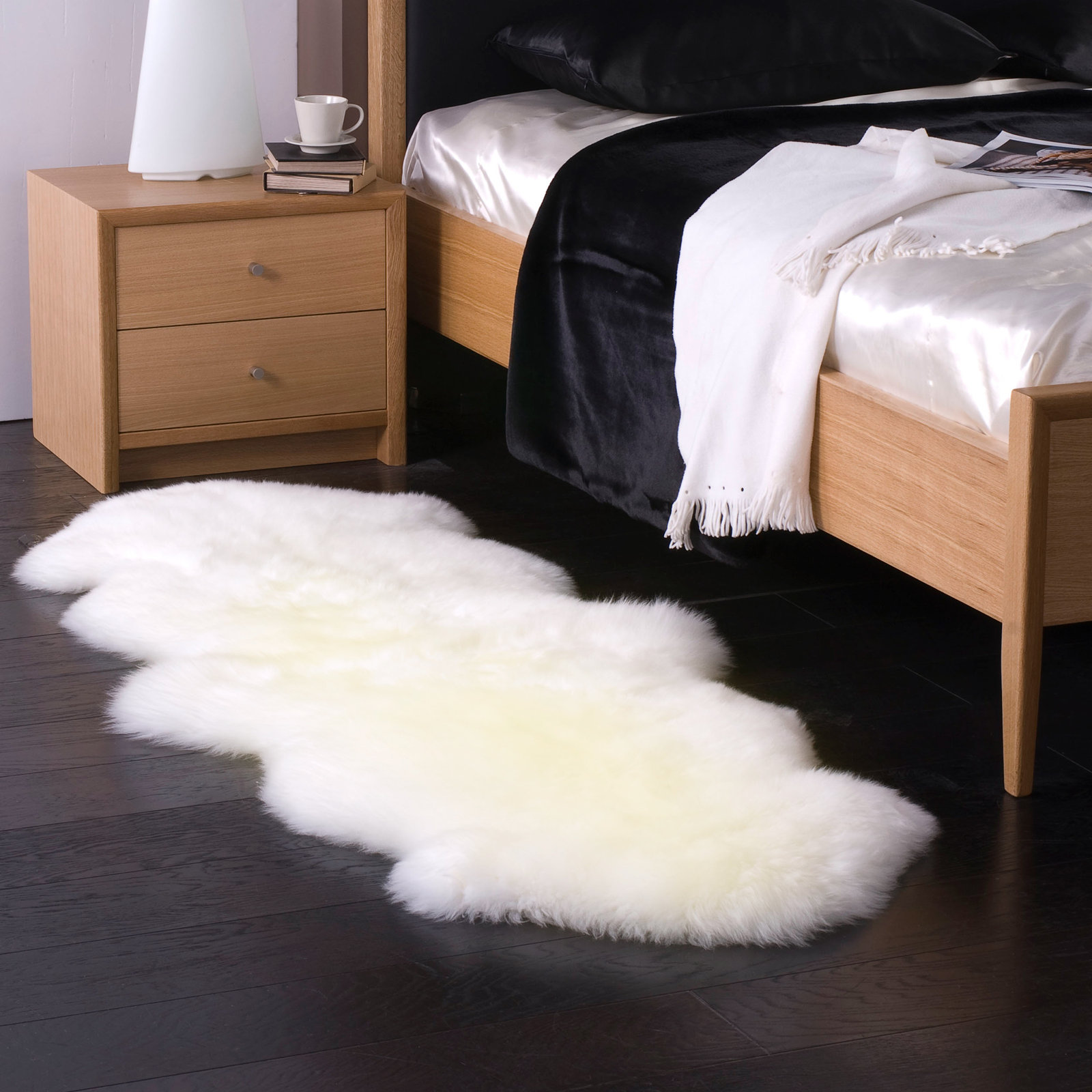 Morland Sheepskin Natural Ivory Rug, Novelty 2' x 5'6"