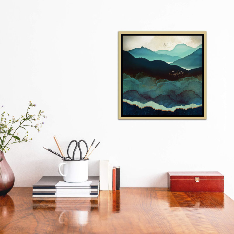« indigo montagnes » par spacefrog designs-impression, H 26 po x l 26 po x P 1,5 po, Toile encadrée d'or