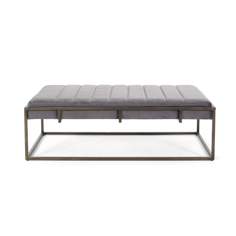 Velours gris avec détails plissés et structure en métal, structure profonde de 25 po pour un confort de salon