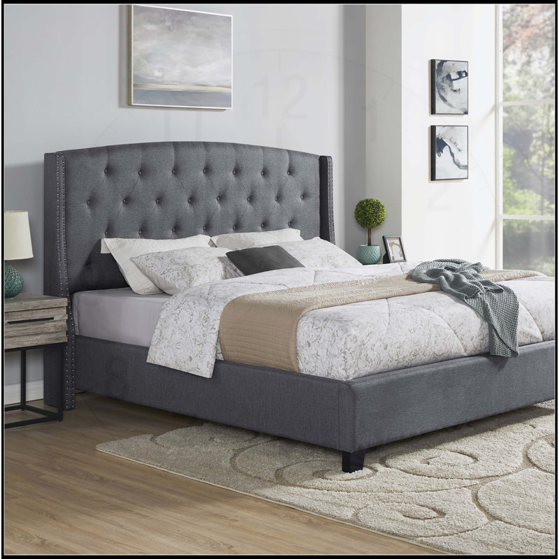 Ensemble de chambre à coucher tapissier 3 pièces Astral, lit à oreilles capitonné avec deux tables de chevet, alliant style et durabilité pour les maisons modernes