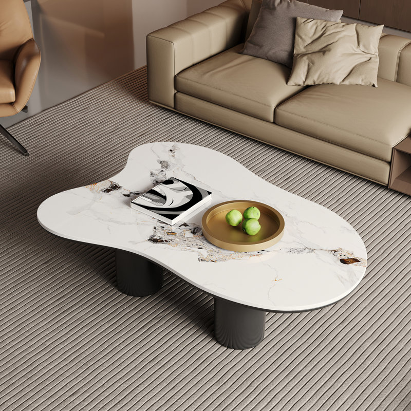 Table basse de 48 po en forme de nuage, table basse irrégulière à plateau fritté en forme de pierre avec 4 pieds cylindriques en métal, table centrale asymétrique moderne pour le salon