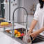 Robinet de cuisine à poignée simple en acier inoxydable avec distributeur de savon-106753283
