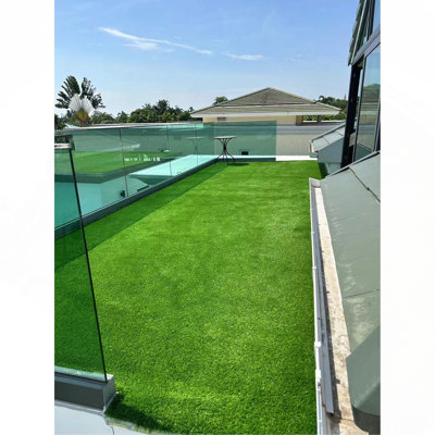 6.5' x 33' Outdoor Artificial Grass Runner Rug, Thick Realistic Fake Turf Roll, Dog & Pet Lawn Mat with Drainage (1.38" Pile)