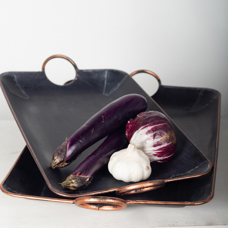 Ensemble de 2 plateaux rectangulaires en métal noir avec garniture de couleur cuivre et poignées