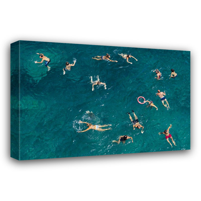 «Denarius Blue Water Swim», reproduction sur toile tendue, H 26 po x l 32 po x P 1,5 po